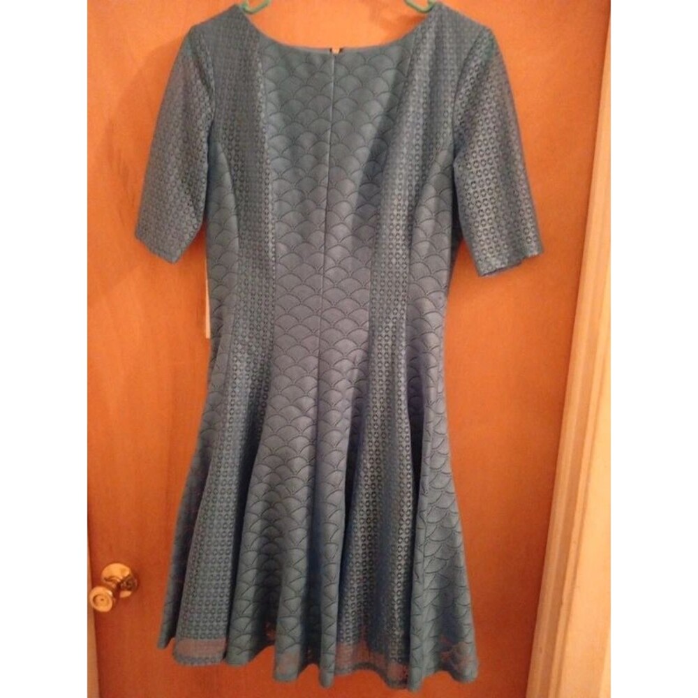Ladies size 6 Danny and Nicole branded blue dress